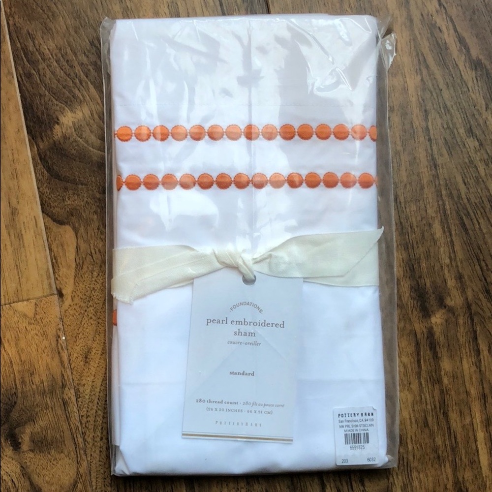 Set of 2 pottery Barn Shams
